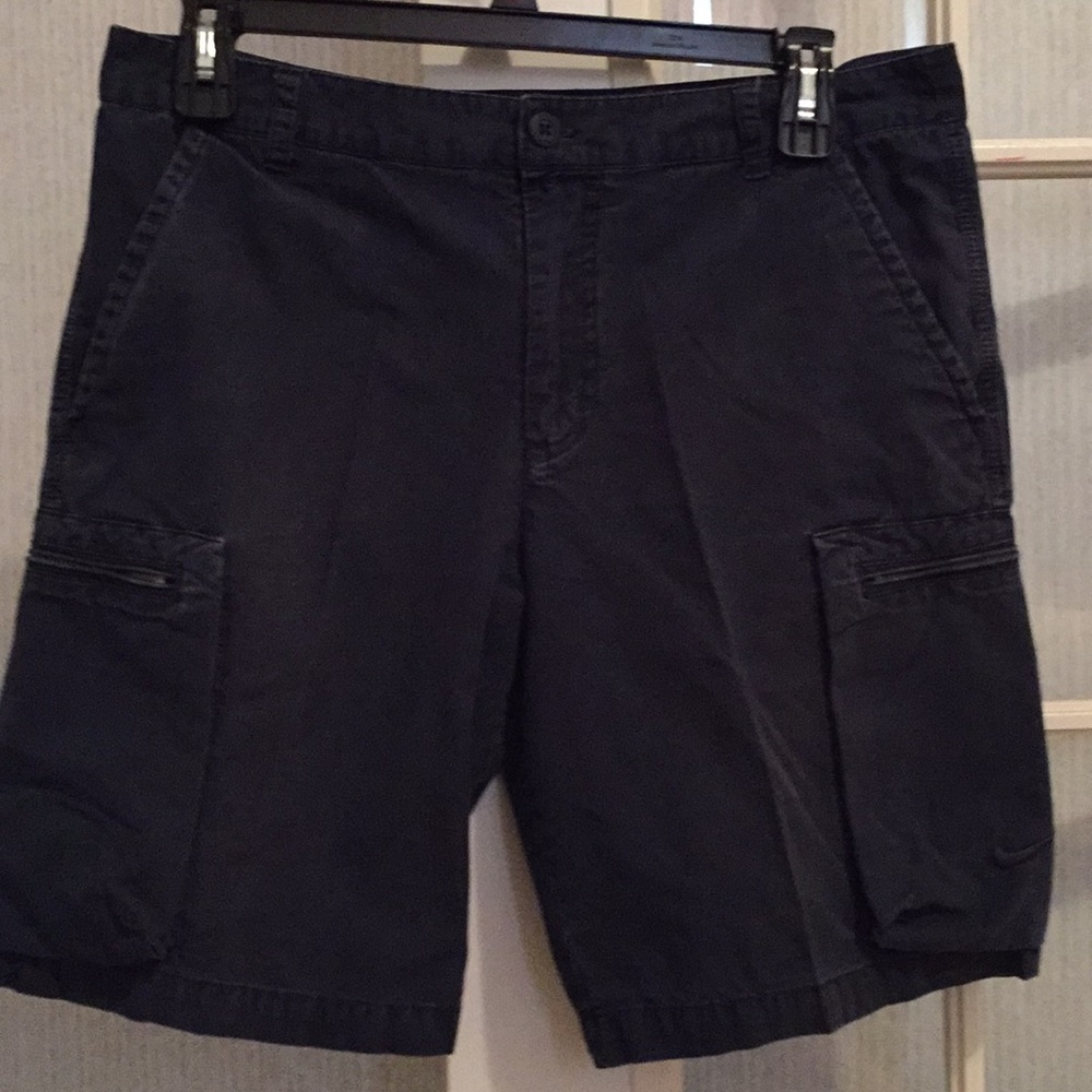 NIKE  cargo shorts. Size 34